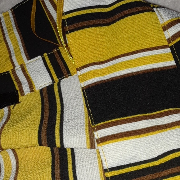 Blouse Crop Top. - Picture 3 of 5